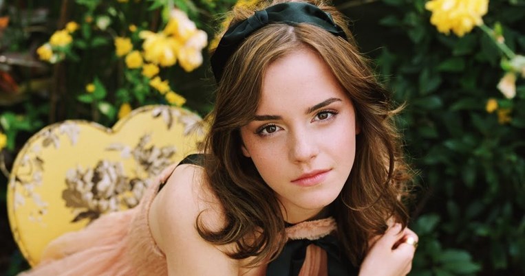 Η Έμα Γουάτσον φόρεσε τα οικολογικά sneakers που πουλούν σαν ζεστά ψωμάκια. Ταιριάζουν με όλα