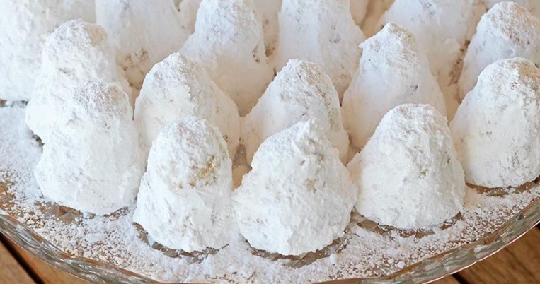 Vegan αμυγδαλωτά χωρίς φούρνο και χωρίς ενοχές: Τρώγονται τρία-τρία 