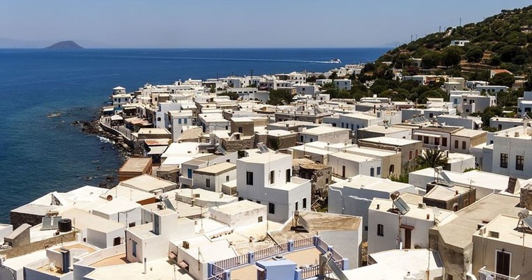 Ένα ελληνικό νησί που δεν φανταζόμασταν στις προτάσεις των μεγαλύτερων travel editors του κόσμου