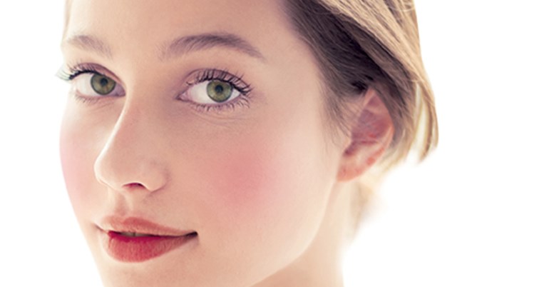 Αντίο κοκκίνισμα και ευρυαγγείες: Τα νέα προϊόντα φροντίδας για μια επιδερμίδα-αλάβαστρο 