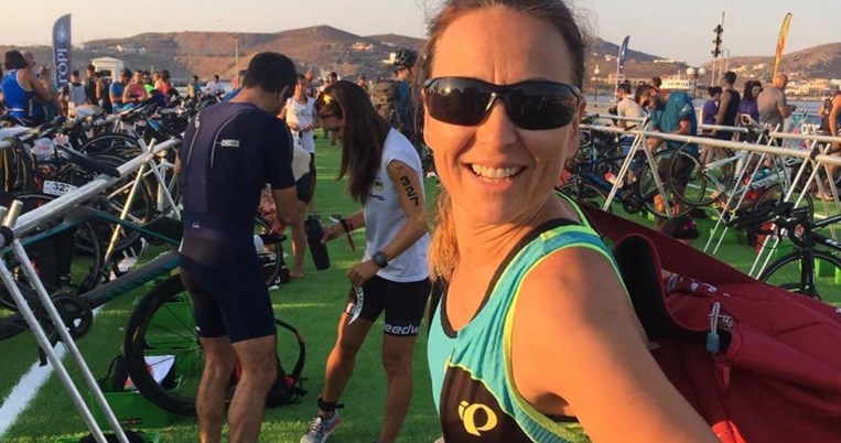 «Γιατί μπορώ»: Μια εργαζόμενη μητέρα εξηγεί γιατί κατεβαίνει στο πρώτο IRONMAN στην Ελλάδα