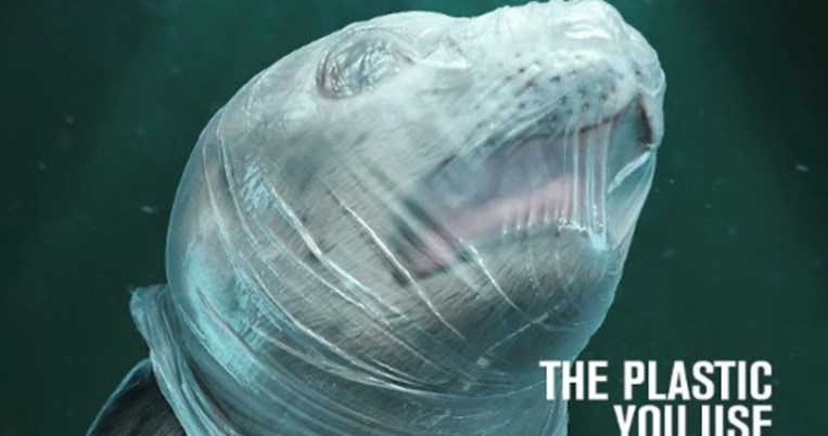 Η διαφήμιση με τα ζώα της θάλασσας που πνίγονται από τα πλαστικά ανατριχιάζει 
