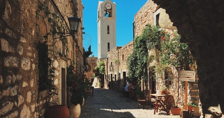 Ένα καστροχώρι του μεσαίωνα θα σε καλοδεχτεί χαρίζοντάς σου ένα θεαματικό ταξίδι στον χρόνο 