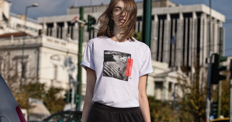 «Άι Λάβ Άθενς Πρότζεκτ»: Ο λόγος για να αγαπήσουμε την Αθήνα ξανά μέσα από ένα T-Shirt 