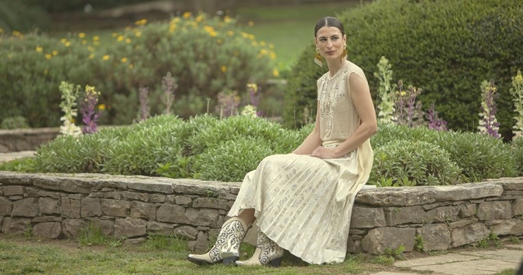 Νέα H&Μ με έκπτωση και σεβασμό προς το περιβάλλον. Πέντε Ελληνίδες μούσες μάς δείχνουν τον τρόπο