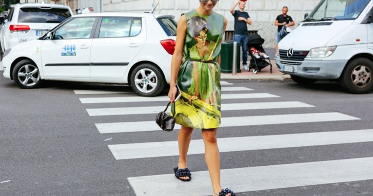 Αυτά τα sneakers που φοράμε από την εφηβεία δε θα βγουν ποτέ εκτός μόδας. Υπάρχουν σχεδόν 100 χρόνια