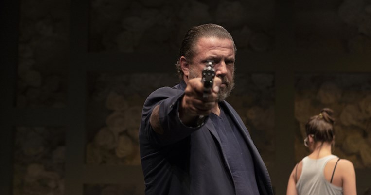 Οι 10 +1 καλύτερες φετινές παραστάσεις. Τελευταία ευκαιρία να τις δείτε πριν ρίξουν αυλαία το Πάσχα