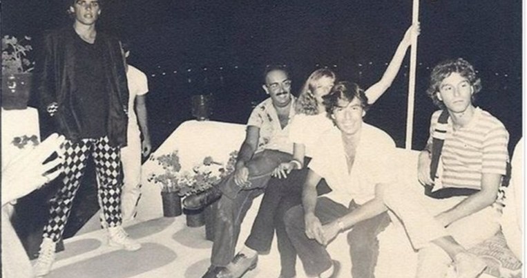 Από τη Τζάκι μέχρι την Ελίζαμπεθ Τέιλορ. Ήταν όλοι τους εκεί, στο θρυλικό Remezzo της Μυκόνου