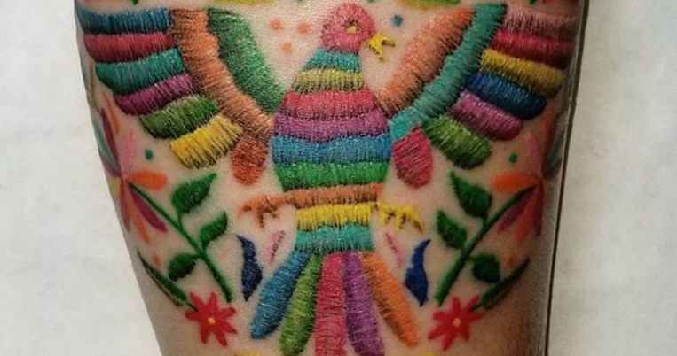 Το νέο στυλ στα τατουάζ μοιάζει με πολύχρωμο κέντημα στο δέρμα