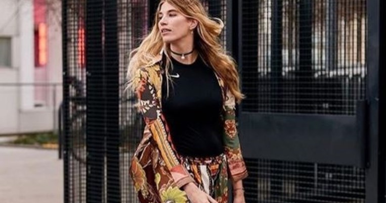 Η πιο στιλάτη γυναίκα σε ολόκληρο το Βερολίνο σου λέει ποια sneakers δεν γίνεται να μη φορέσεις 