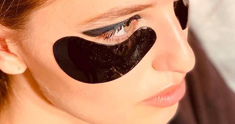 Νεανικό βλέμμα: Όλες οι celebrities λατρεύουν αυτή τη μάσκα που δημιούργησε Έλληνας ειδικός