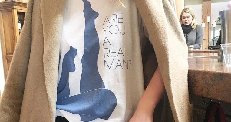 «Τα 6 κομμάτια που αγόρασα φέτος και φοράω κάθε μέρα»: Μια fashion editor ξετρυπώνει θησαυρούς