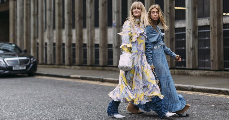 Έκπληξη: Αυτά τα δύο χρώματα ankle boots μπορείς να τα φορέσεις με τα καλοκαιρινά σου φορέματα 