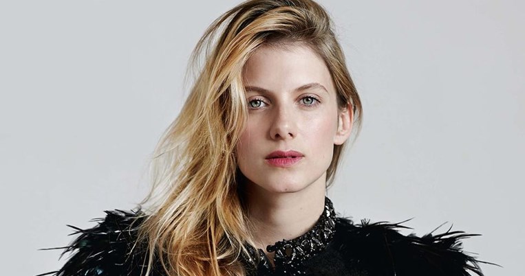 Σιχαίνονται το contouring + 14 ακόμα beauty tricks που οι Γαλλίδες αρνούνται να υιοθετήσουν 