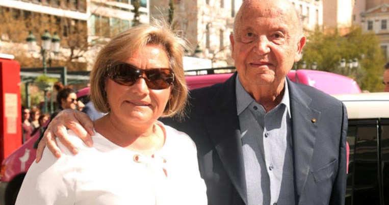 «Δάκρυα έτρεχαν από τα μάτια του»: Η σύζυγος του Μίμη Πλέσσα κινητοποιείται για ένα φρικτό γεγονός