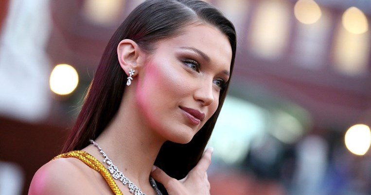 Πώς θα ήταν το πρόσωπο της Μπέλα Χαντίντ αν δεν είχε κάνει απολύτως καμία πλαστική;