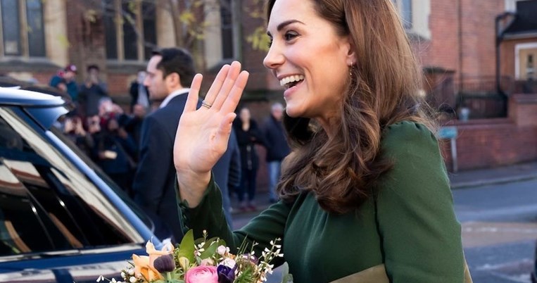 Υπέρτατη κομψότητα: Οι Παριζιάνες θα ζήλευαν τη νέα εμφάνιση της Κέιτ Μίντλετον