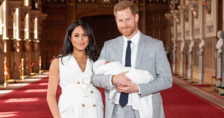 Η Μέγκαν και ο Χάρι παρουσιάζουν το πρώτο τους παιδί στον κόσμο. Κυκλοφόρησαν οι πρώτες φωτογραφίες