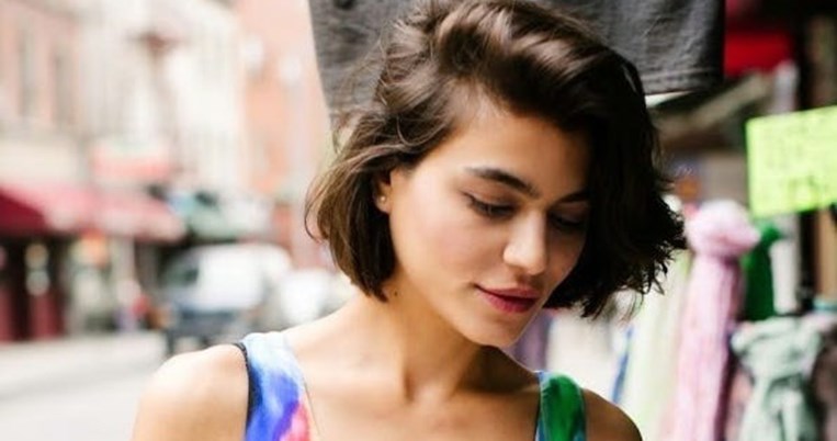 Σούπερ μαλλιά 2019: Το bob look αποκτά αφέλειες, κυματοειδείς μπούκλες ή παραμένει εντελώς ίσιο