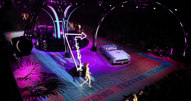 Tezenis show στη Βερόνα: Ένας pop περίπατος στη λεωφόρο των αναμνήσεων