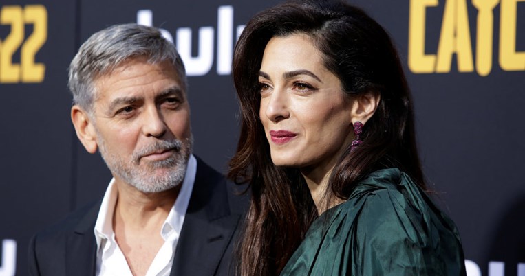 Αμάλ Κλούνεϊ: Μόλις φόρεσε ένα διάφανο φόρεμα πιο κομψά από οποιαδήποτε άλλη γυναίκα στον κόσμο