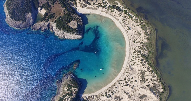 O Guardian αποφάσισε. 5 ελληνικές, πανέμορφες παραλίες στις 40 καλύτερες όλου του κόσμου