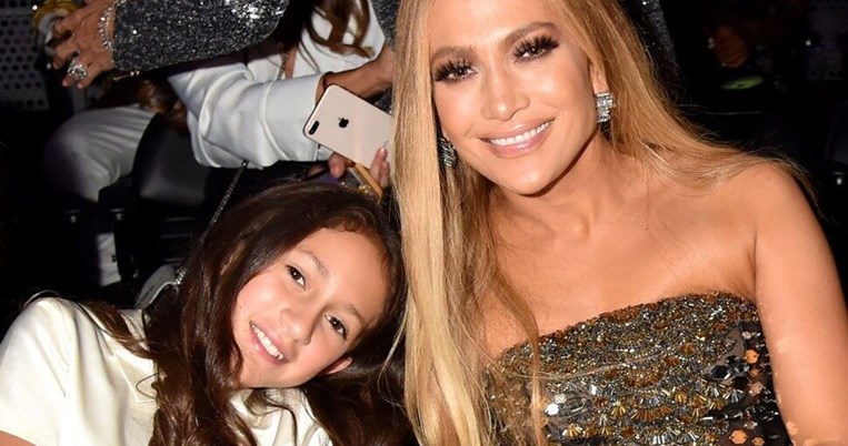 Η 11χρονη κόρη της Τζένιφερ Λόπεζ τραγουδάει Αλίσια Κις και η μαμά της το μοιράζεται στο ίνσταγκραμ 