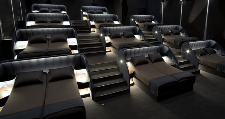 Σινεμά αντικαθιστά όλα τα καθίσματα με διπλά κρεβάτια για την απόλυτη κινηματογραφική εμπειρία