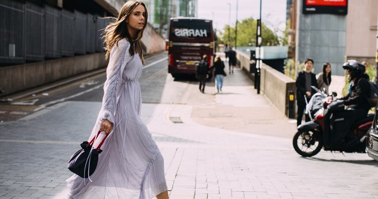 Βαρέθηκαν να το βλέπουν μπροστά τους. Το χρώμα που απορρίπτουν ξαφνικά όλες οι στιλίστριες 