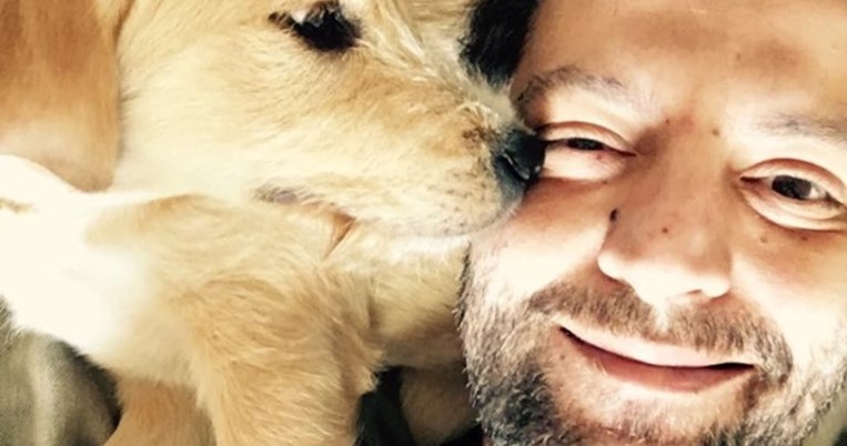 «Αυτή η λατρεία είναι μεταδοτική»: Ο Κορτώ γράφει για την ανυπέρβλητη χαρά της ζωής με έναν σκύλο