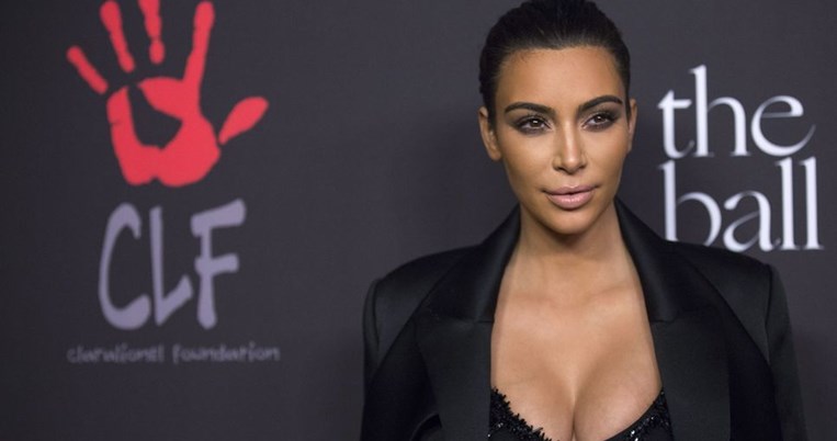 Το τερμάτισε η Καρντάσιαν. Τρώει τον πλακούντα της, σε χάπια, μετά τη γέννα