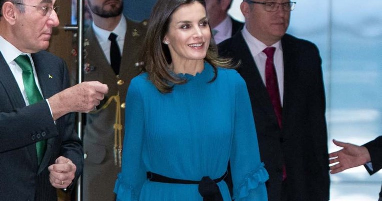 Η Λετίθια της Ισπανίας φόρεσε από τα Zara το πιο αναπάντεχο κομμάτι του φετινού καλοκαίριου