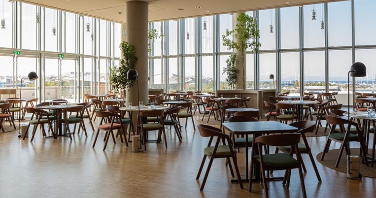 Το νέο εστιατόριο στο Ίδρυμα Σταύρος Νιάρχος φιλοδοξεί να γίνει το νέο στέκι της παραλίας 