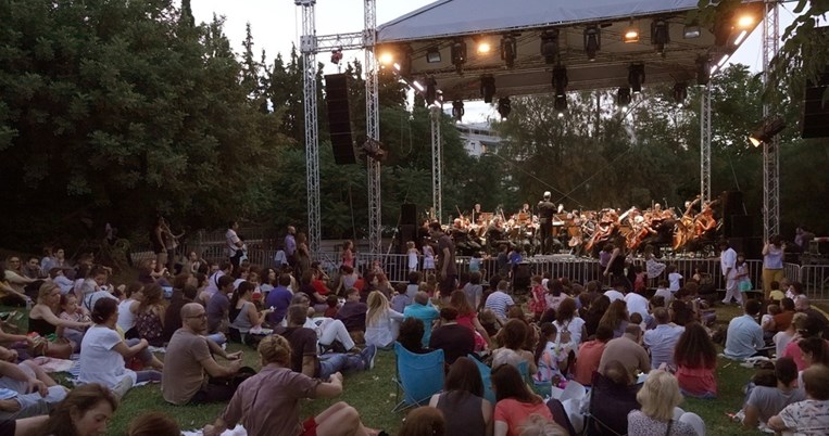 Ο Έλβις στο Μέγαρο: Αρχίζουν οι συναυλίες στον Κήπο, με κλασική μουσική, τζαζ, έντεχνα, ροκ εν ρολ