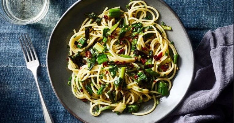 Vegan σπαγγέτι με δύο υλικά. Υγιεινό, ελαφρύ, πεντανόστιμο, μυρωδάτο, χορταστικό