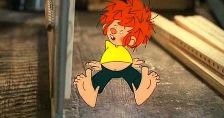 Θυμάσαι που όταν ήμασταν παιδιά βλέπαμε τον Φρου Φρου, το ξωτικό με τα κόκκινα μαλλιά;