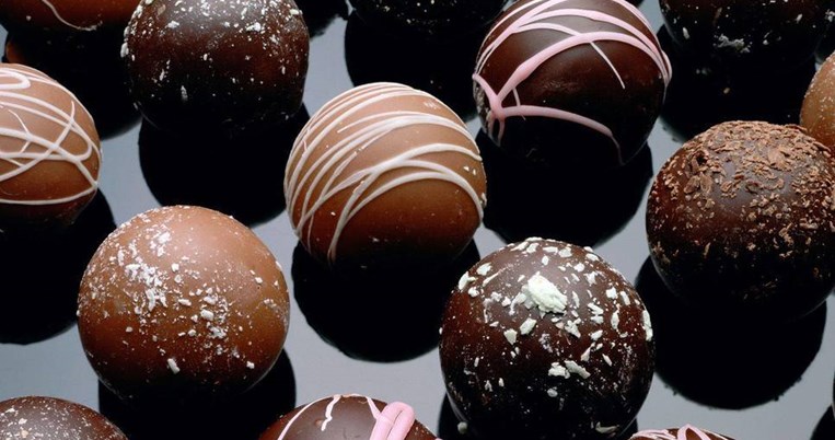 Θα σε κάνω μαγείρισσα! Τέλεια τρουφάκια με 3 μόνο υλικά