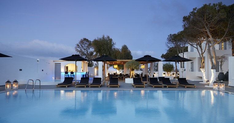 Kalisti Hotel στη Σαντορίνη: Γαλήνη και κοσμοπολιτισμός στην καρδιά των Φηρών