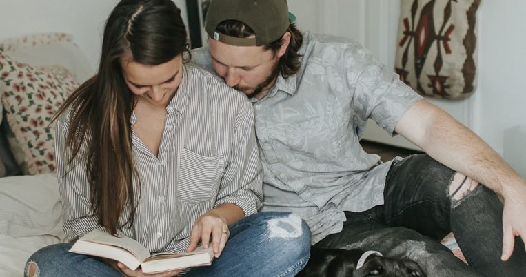 11 πράγματα που κάνουν τα ευτυχισμένα ζευγάρια πριν πάνε για ύπνο