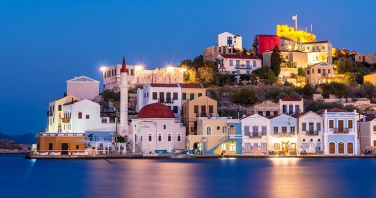 Το εναλλακτικό, ελληνικό νησί χωρίς αυτοκίνητα και παραλίες που θα λατρέψεις