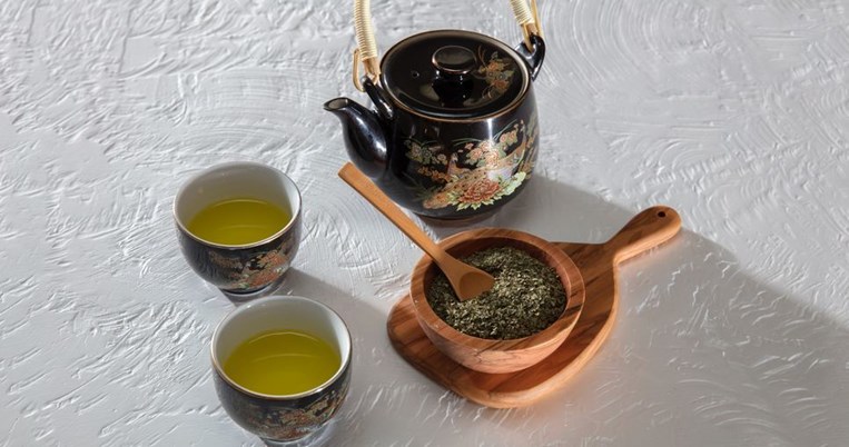 Θαυματουργό ρόφημα εντατικής αποτοξίνωσης: Πώς θα αδυνατίσεις χωρίς να το καταλάβεις καν 