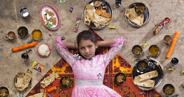 Τι τρώνε τα παιδιά; Η διατροφή τους σε όλο τον κόσμο, σε μια εντυπωσιακή σειρά φωτογραφιών