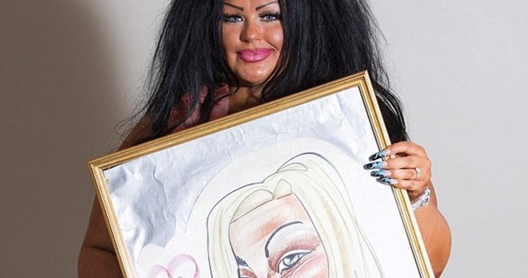 Ξόδεψε 172 χιλ. ευρώ σε πλαστικές για να μοιάζει με την καρικατούρα της