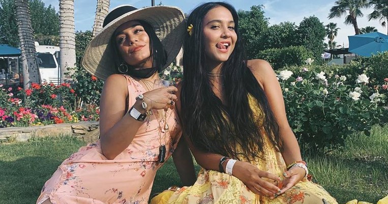 Πώς θα φορέσεις το μάξι φόρεμα αν είσαι μικρόσωμη χωρίς να σε καταπιεί. Τα σχέδια που σε ψηλώνουν