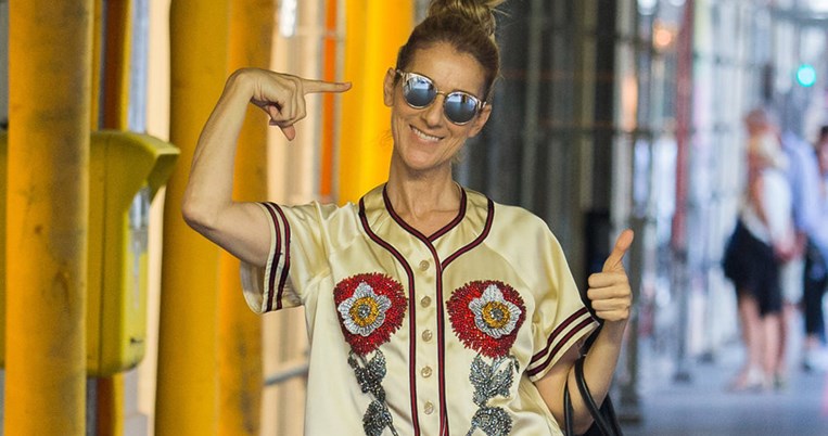 Η Σελίν Ντιόν φόρεσε στο Παρίσι το αμφιλεγόμενο τζιν παντελόνι που μόνο οι πολύ «γενναίες» αγοράζουν
