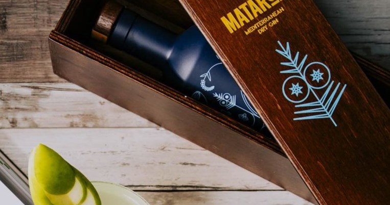 Mataroa: Το ελληνικό τζιν με ένα όνομα βαρύ σαν ιστορία  