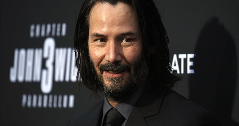 Το ένα πράγμα που φοράει συνέχεια ο Κιάνου Ριβς είναι ακόμα ένας λόγος που τον συμπαθούμε τόσο