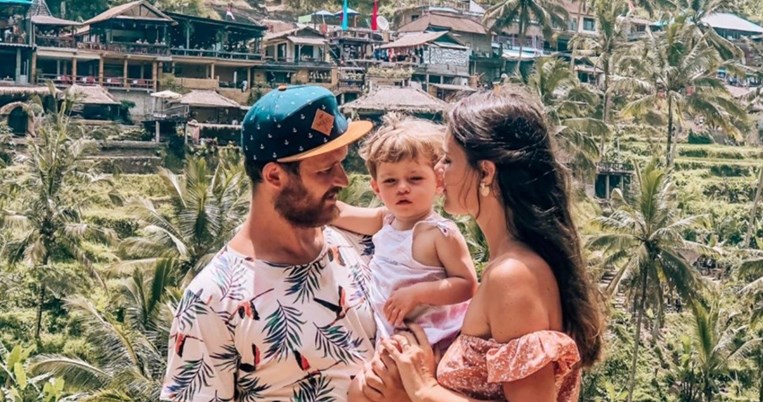 Ξεπερνά κάθε εμπόδιο. Νεφροπαθής κάνει τον γύρο του κόσμου με τη σύζυγό του και τον μικρό γιο τους