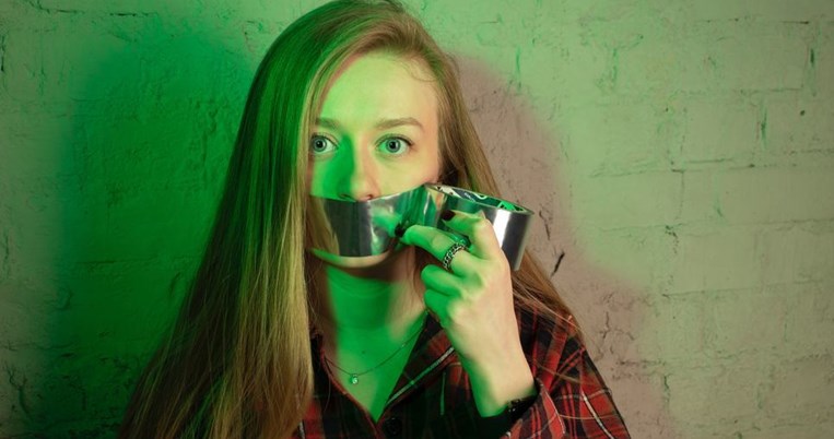 «Ντύθηκα άντρας για να περάσω τα σύνορα»: Πρόσφυγες και μετανάστες αφηγούνται την ιστορία τους