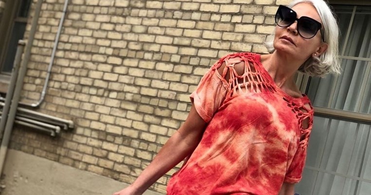 Πυρετός της ντίσκο. Μια 54χρονη μπλόγκερ παρουσιάζει τις 70s τάσεις που δεν θα πεθάνουν ποτέ